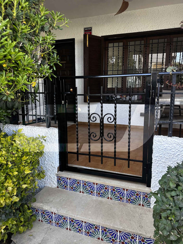 PUERTA DE JARDIN