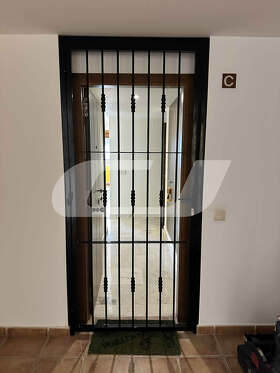 PUERTAS PARA RESIDENCIAL LA ENTRADA