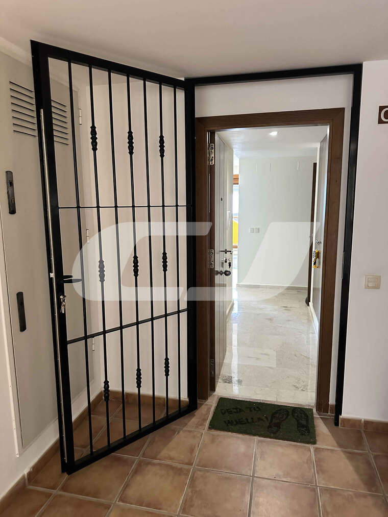 PUERTAS PARA RESIDENCIAL LA ENTRADA